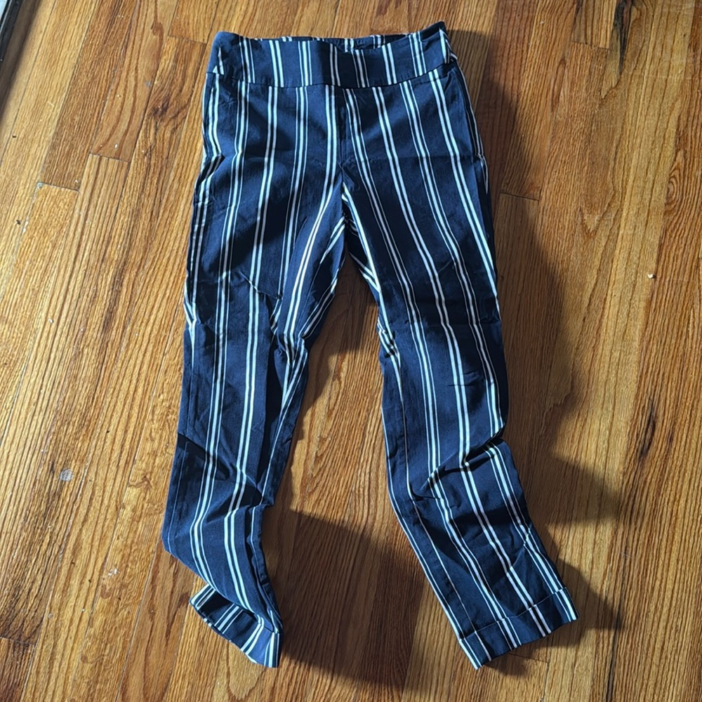 Women’s pants size 8